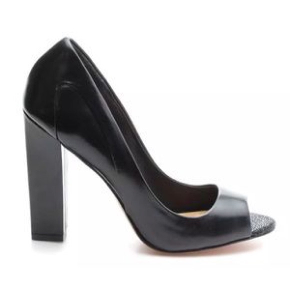 Badgley Mischka Shoes - 👑HP! Mark + James Badgley Mischka peep pumps 8
